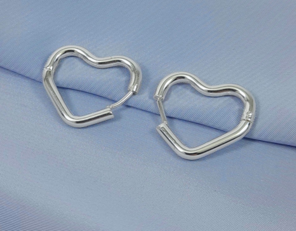 Aro acero blanco a presión “corazón”