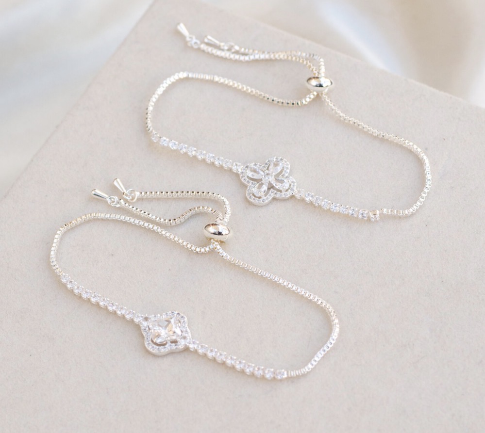 Pulsera multistrass cierre corbatero