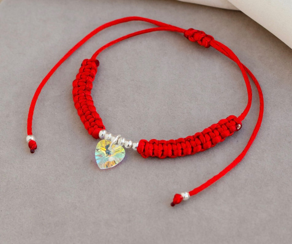 Pulsera macramé, acero blanco y cristal swarovsky